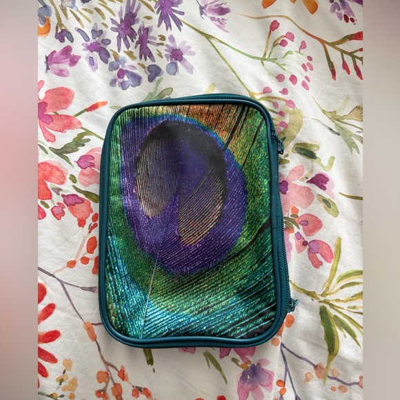 Bare Escentuals make up bag - Picture 3 of 6